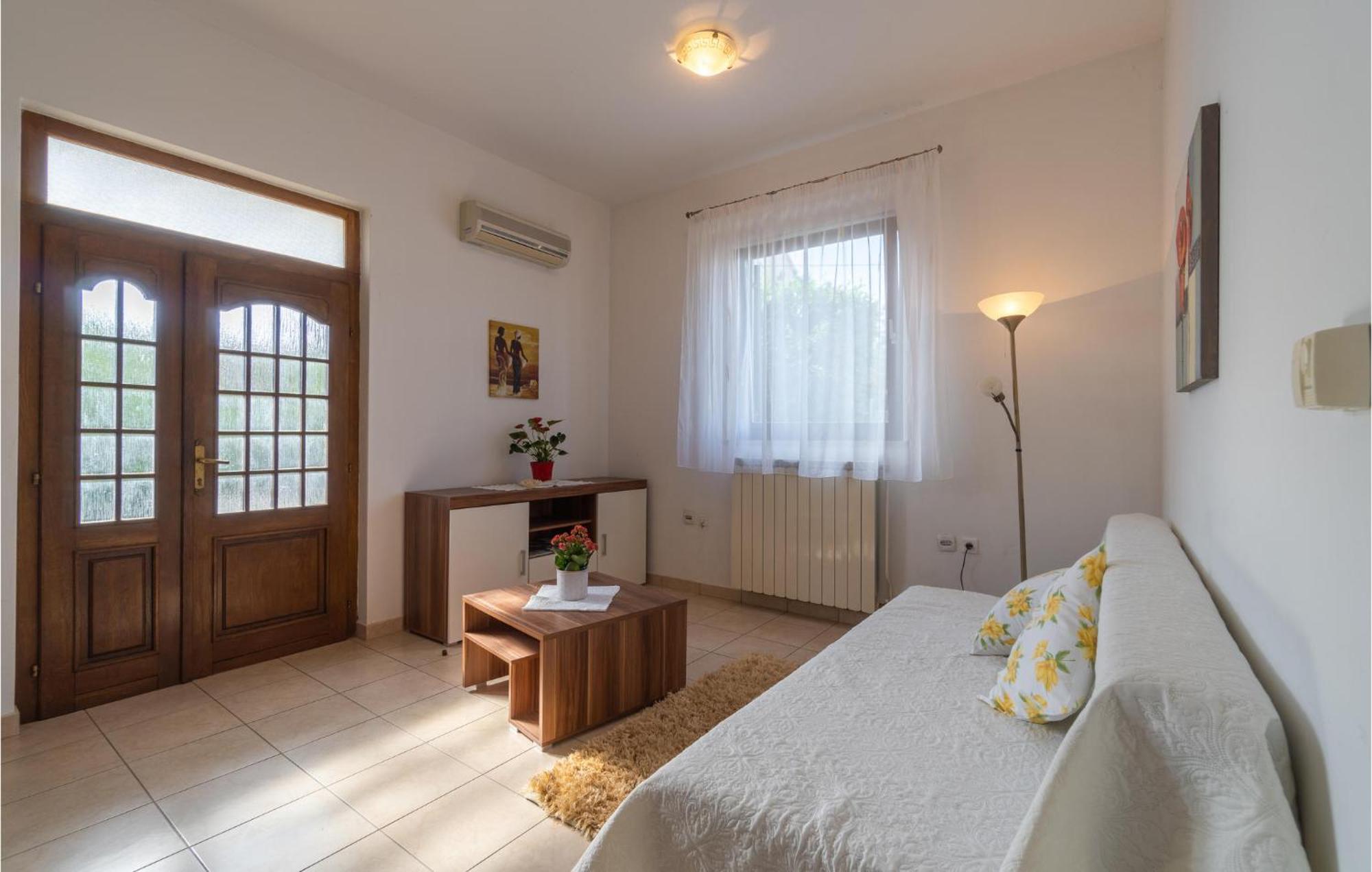 Awesome Apartment In Pula With Wifi エクステリア 写真